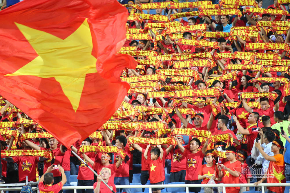 Cổ động viên tỏ ra hài lòng về tốc độ truy cập mua vé trận Việt Nam – Nhật Bản - Ảnh 1.