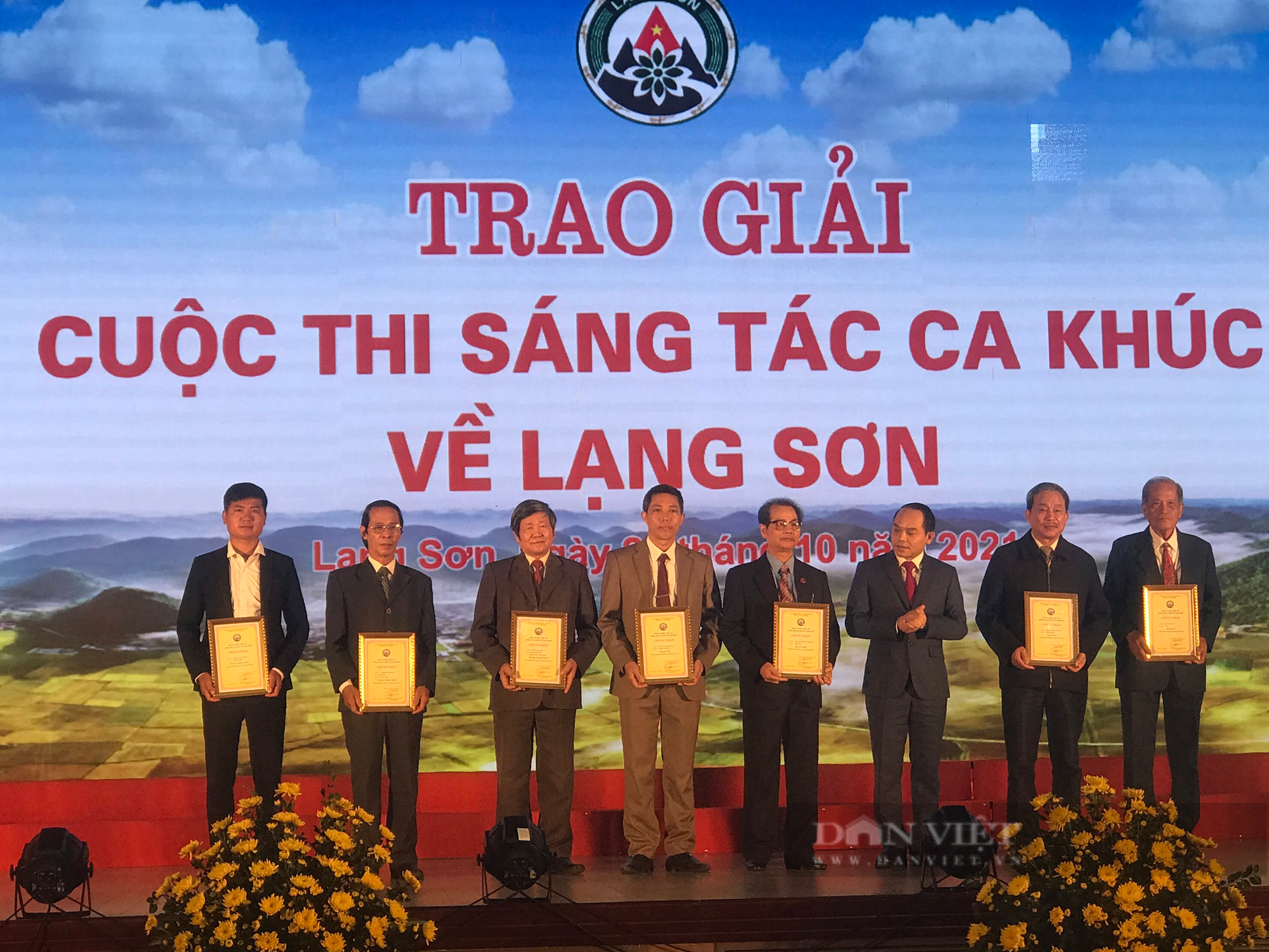 Lạng Sơn trao giải nhất cho ca khúc sáng tác chào mừng 190 năm thành lập tỉnh, vi phạm thể lệ cuộc thi? - Ảnh 1.