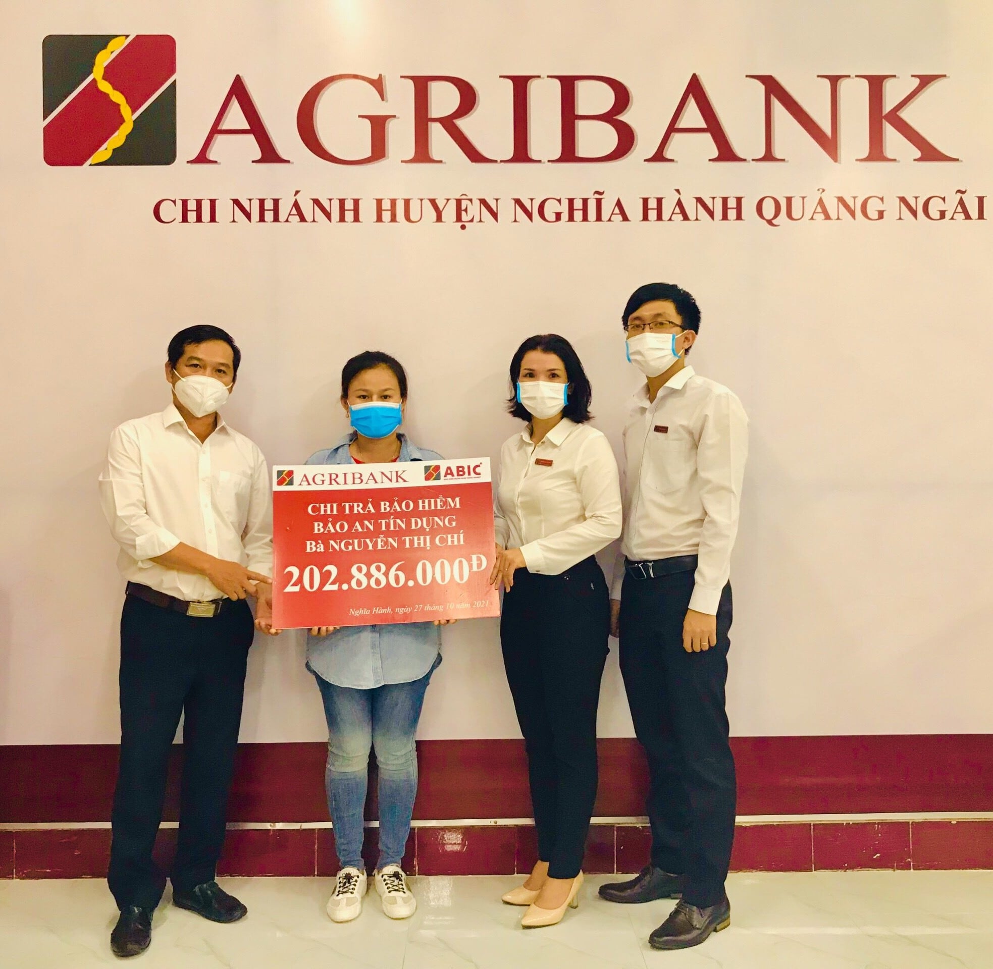 Quảng Ngãi: Bảo hiểm Agribank chi trả hơn 200 triệu đồng bảo hiểm Bảo an tín dụng cho khách hàng  - Ảnh 1.