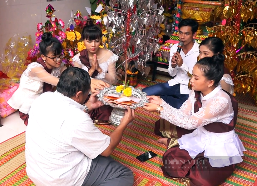 Lễ dâng y – nét văn hóa độc đáo của người Khmer Nam Bộ - Ảnh 3.