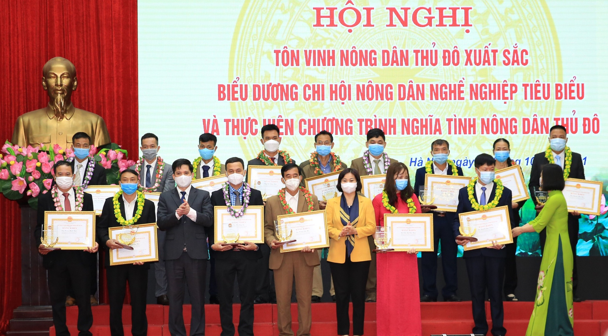 Hà Nội: Tôn vinh 18 Nông dân Thủ đô xuất sắc, 18 Chi hội nghề nghiệp tiêu biểu - Ảnh 4.