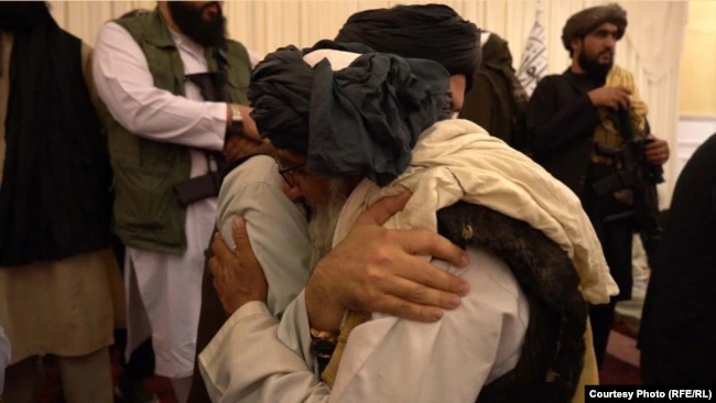 Những bức ảnh bị làm mờ tiết lộ điều Taliban đang cố che giấu thế giới - Ảnh 5.