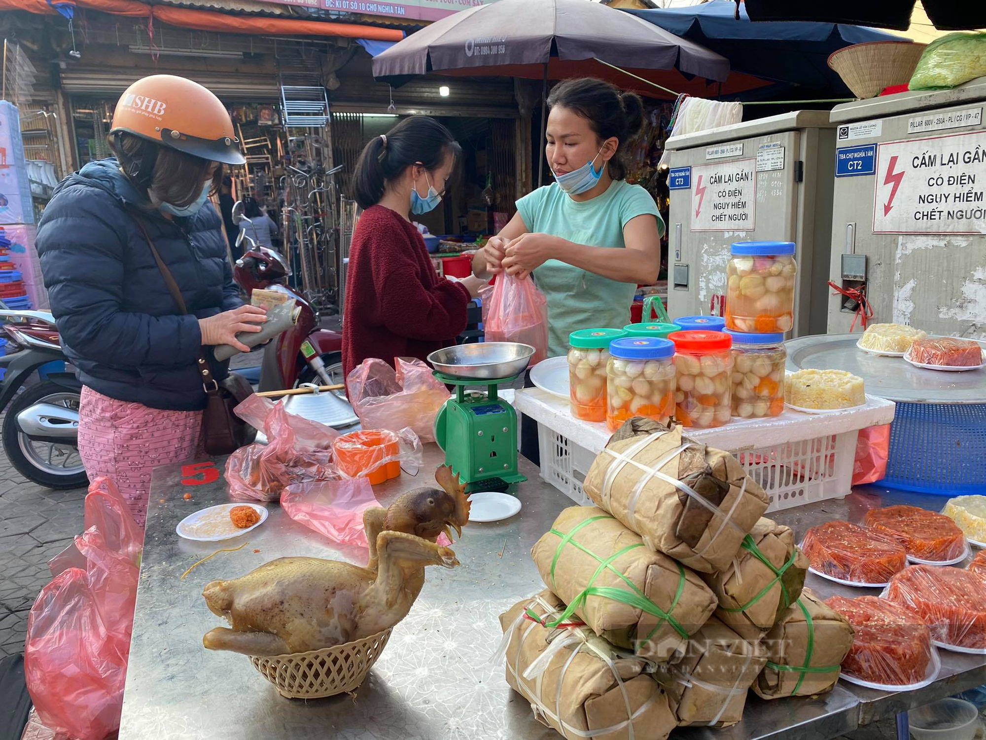 Bộ Công Thương lên kế hoạch cung ứng hàng hóa Tết Nhâm Dần 2022 - Ảnh 1.