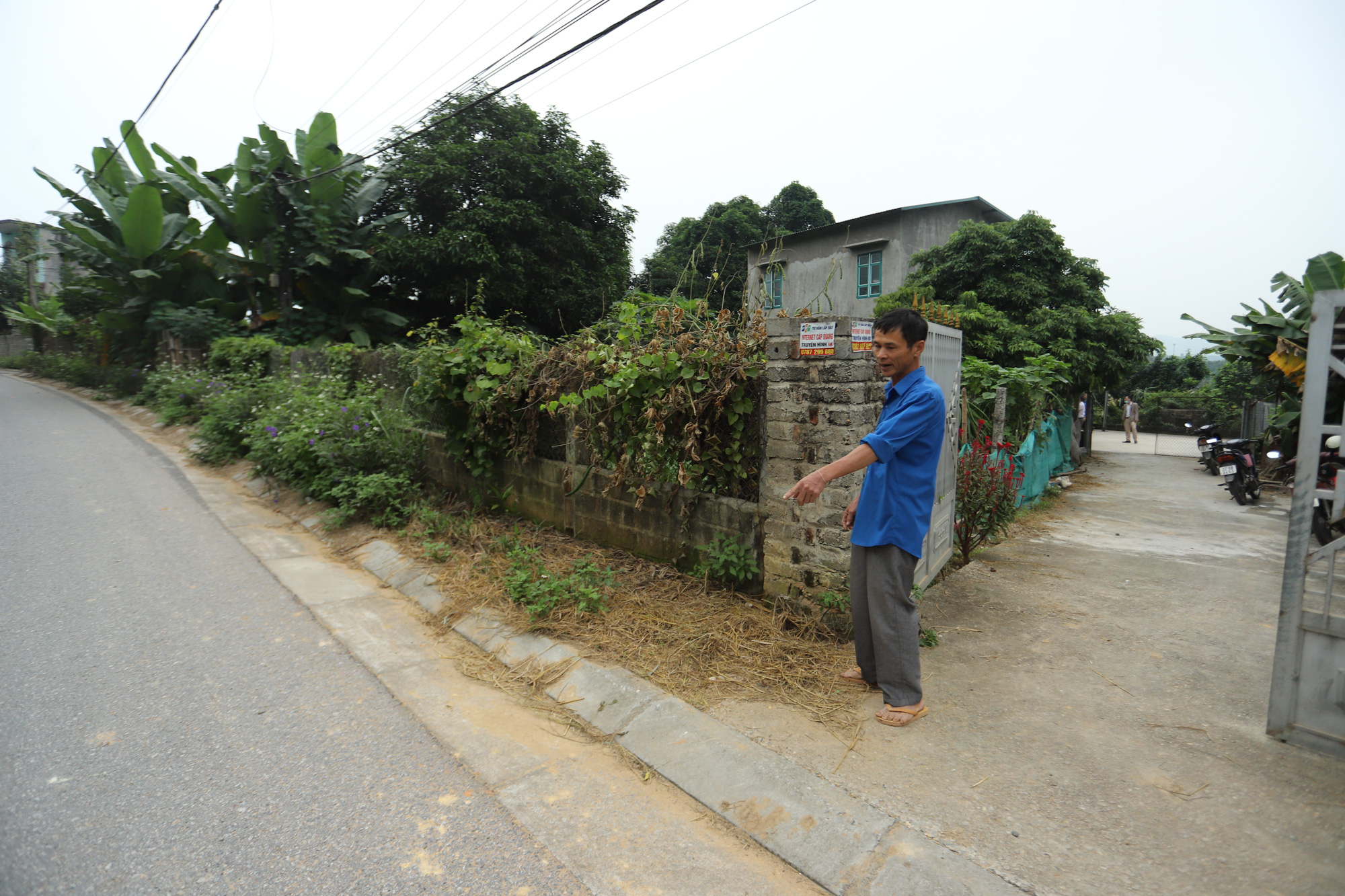 Nông thôn mới Tuyên Quang: Lan tỏa phong trào hiến đất làm đường ở Thái Long - Ảnh 1.