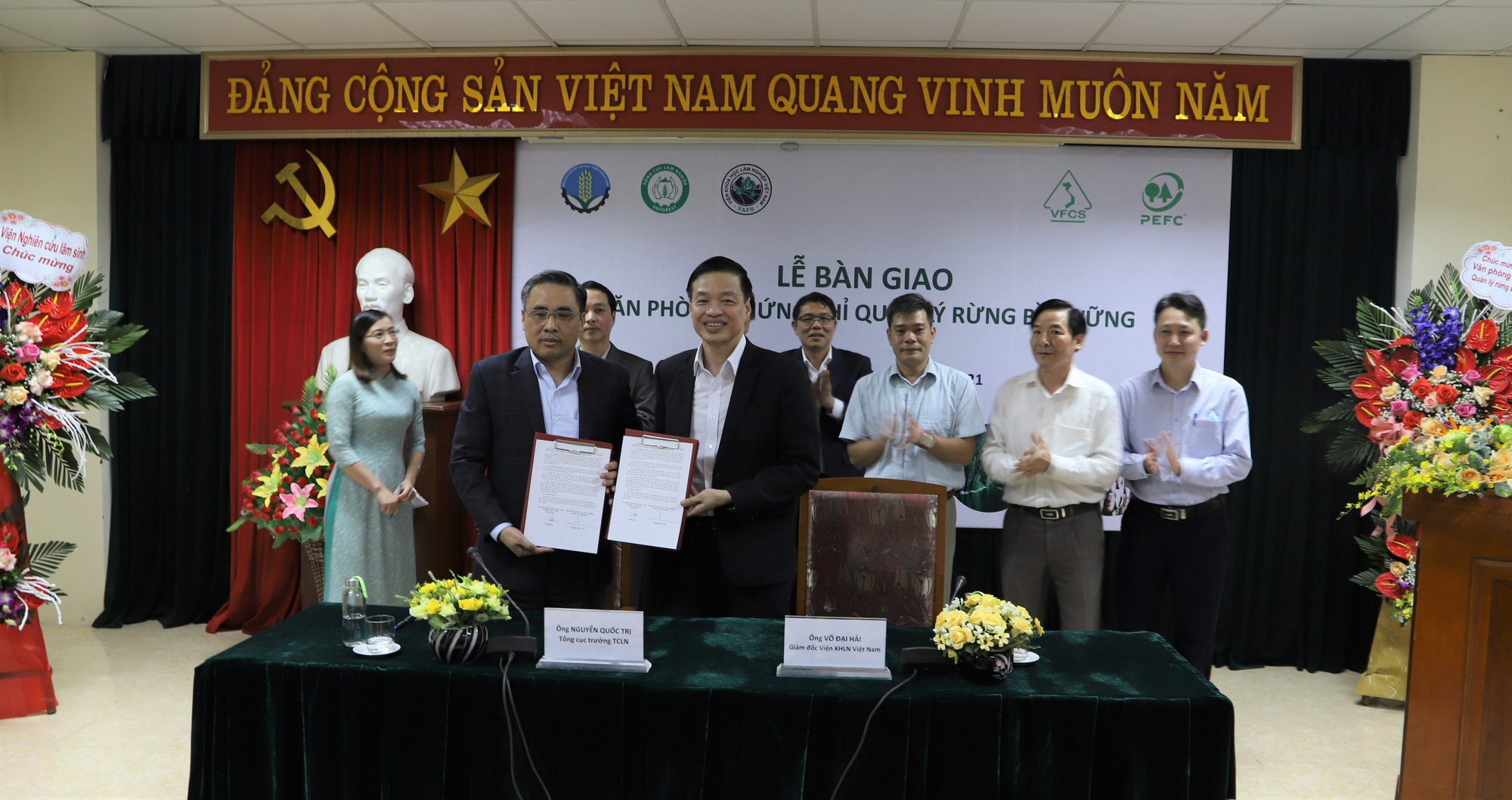 Tổng cục Lâm nghiệp bàn giao một văn phòng về Viện Khoa học Lâm nghiệp Việt Nam - Ảnh 1.