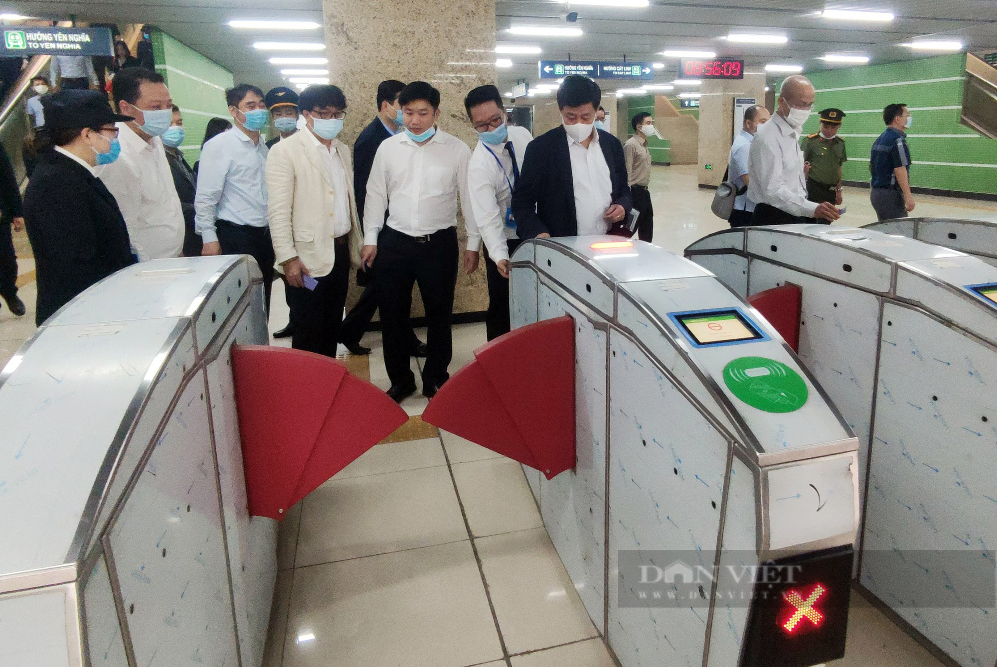 Có gì bên trong toa tàu tuyến đường sắt đô thị Cát Linh - Hà Đông đang chờ ngày lăn bánh - Ảnh 2.