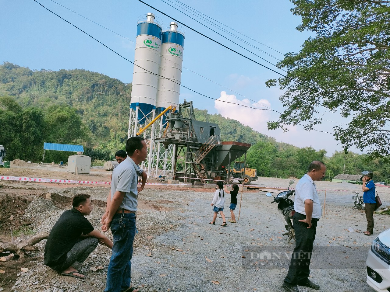 Trạm trộn bê tông trái phép &quot;mọc&quot; trên đất nông nghiệp ở Bắc Kạn: Yêu cầu dỡ, dọn công trình vi phạm - Ảnh 2.