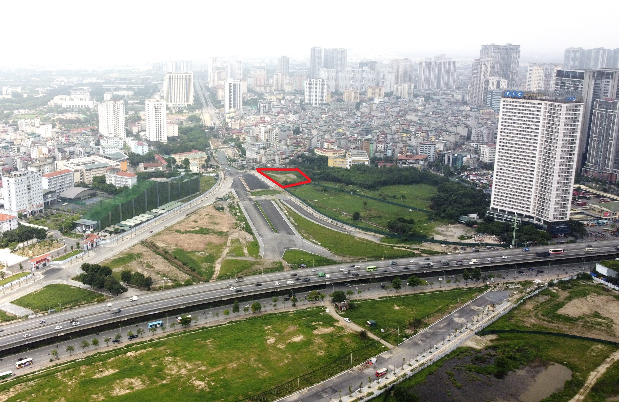 Điểm danh loạt dự án &quot;ôm đất&quot; bỏ hoang lọt &quot;tầm ngắm&quot; thu hồi của Hà Nội - Ảnh 1.