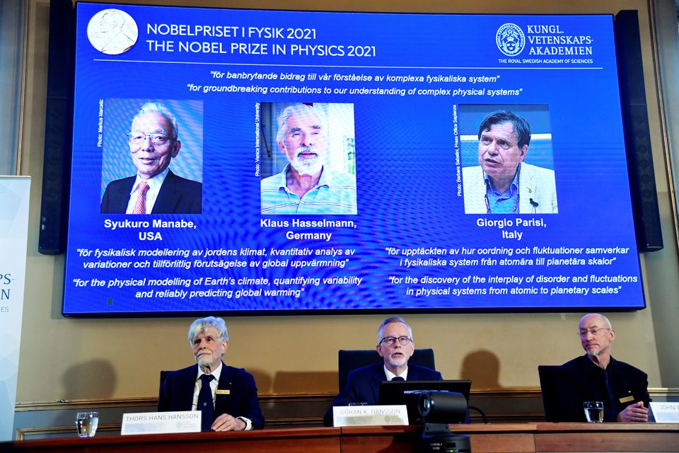 3 nhà khoa học người Mỹ, Đức, Ý đoạt giải Nobel Vật lý 2021 - Ảnh 1.