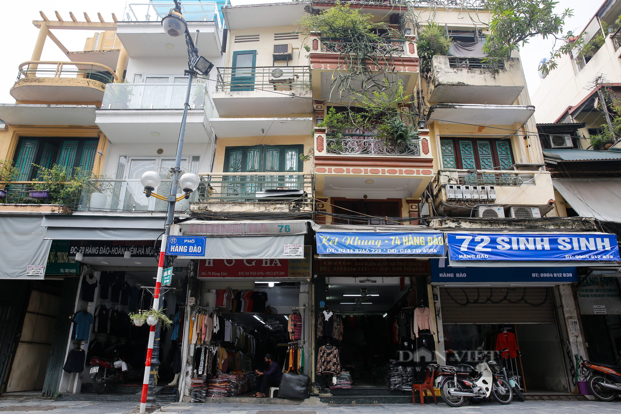 Giá thuê giảm 50%, chủ nhà vẫn bị “bùng” tiền tại phố buôn bán sầm uất nhất Hà Nội - Ảnh 2.