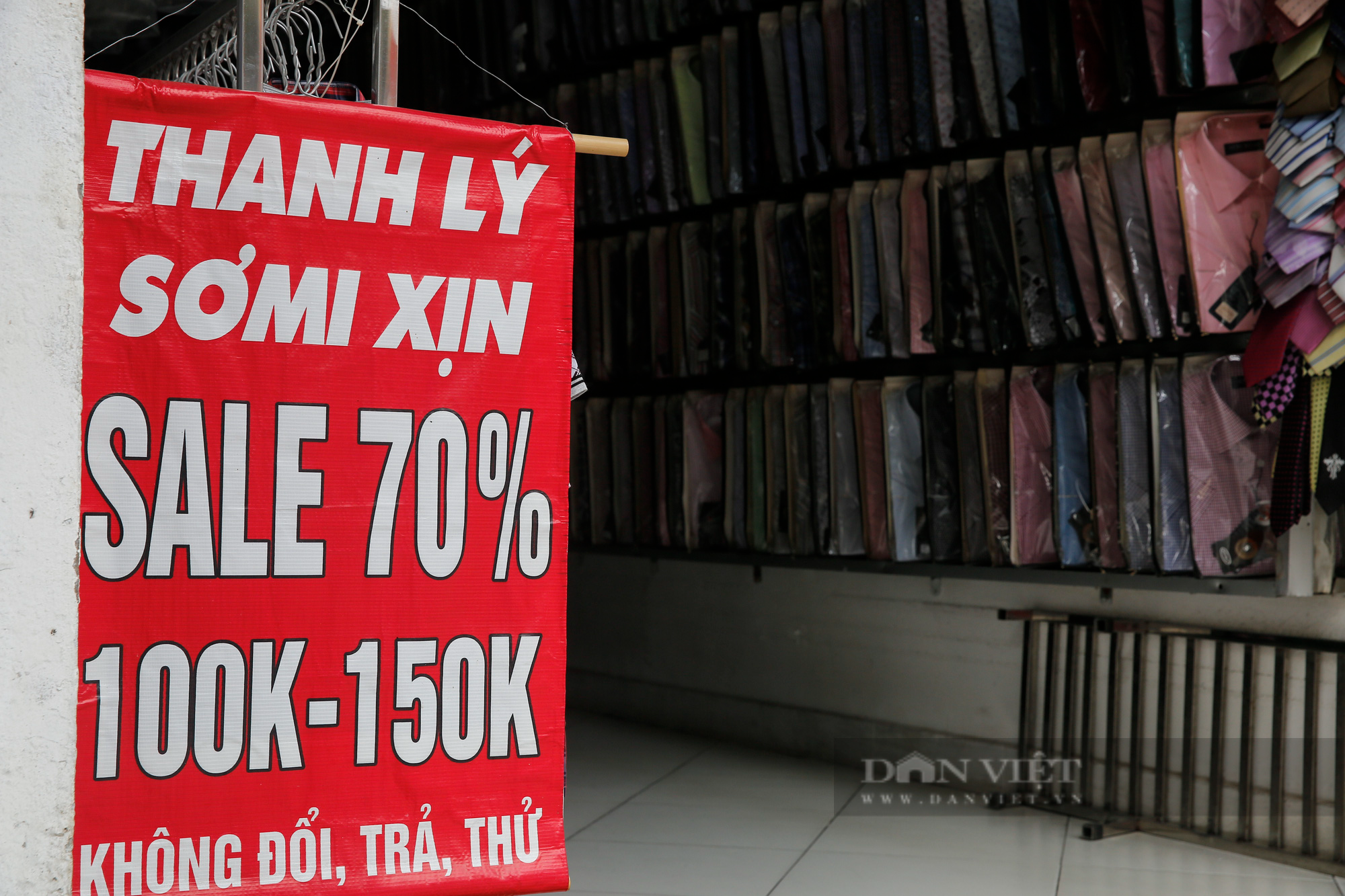 Giá thuê giảm 50%, chủ nhà vẫn bị “bùng” tiền tại phố buôn bán sầm uất nhất Hà Nội - Ảnh 5.
