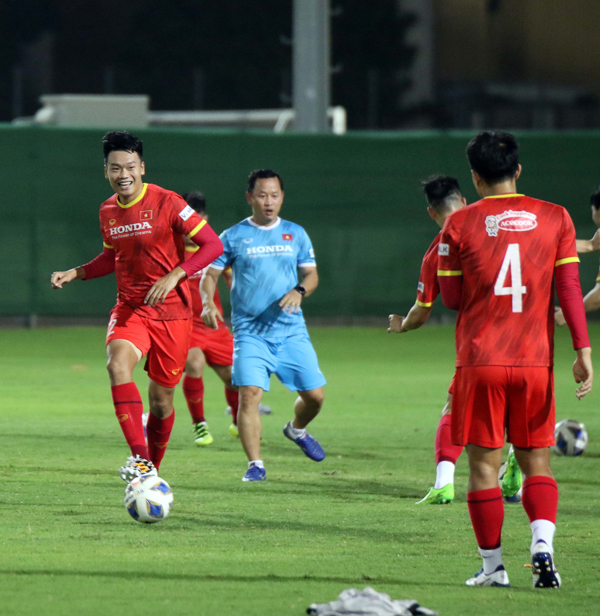 ĐT Việt Nam cười như được mùa trước trận gặp Trung Quốc - Ảnh 2.