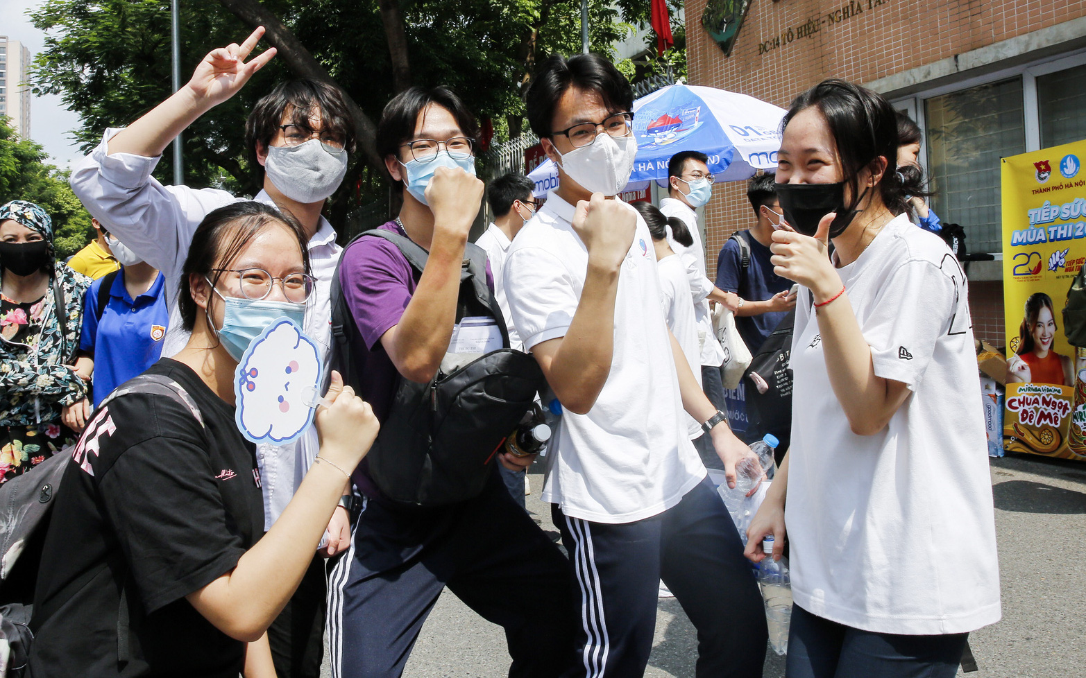 Nếu trường đại học tuyển vượt chỉ tiêu, bị xử lý, "số phận" thí sinh trúng tuyển thế nào?