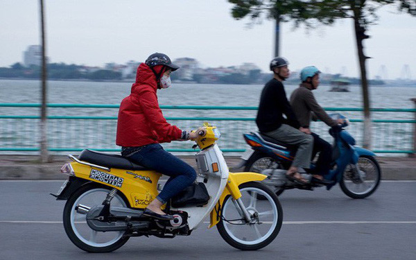 Cập nhật tin bão mới nhất: Áp thấp di chuyển chậm 5km/h và đang mạnh thêm lại tương tác với không khí lạnh - Ảnh 3.