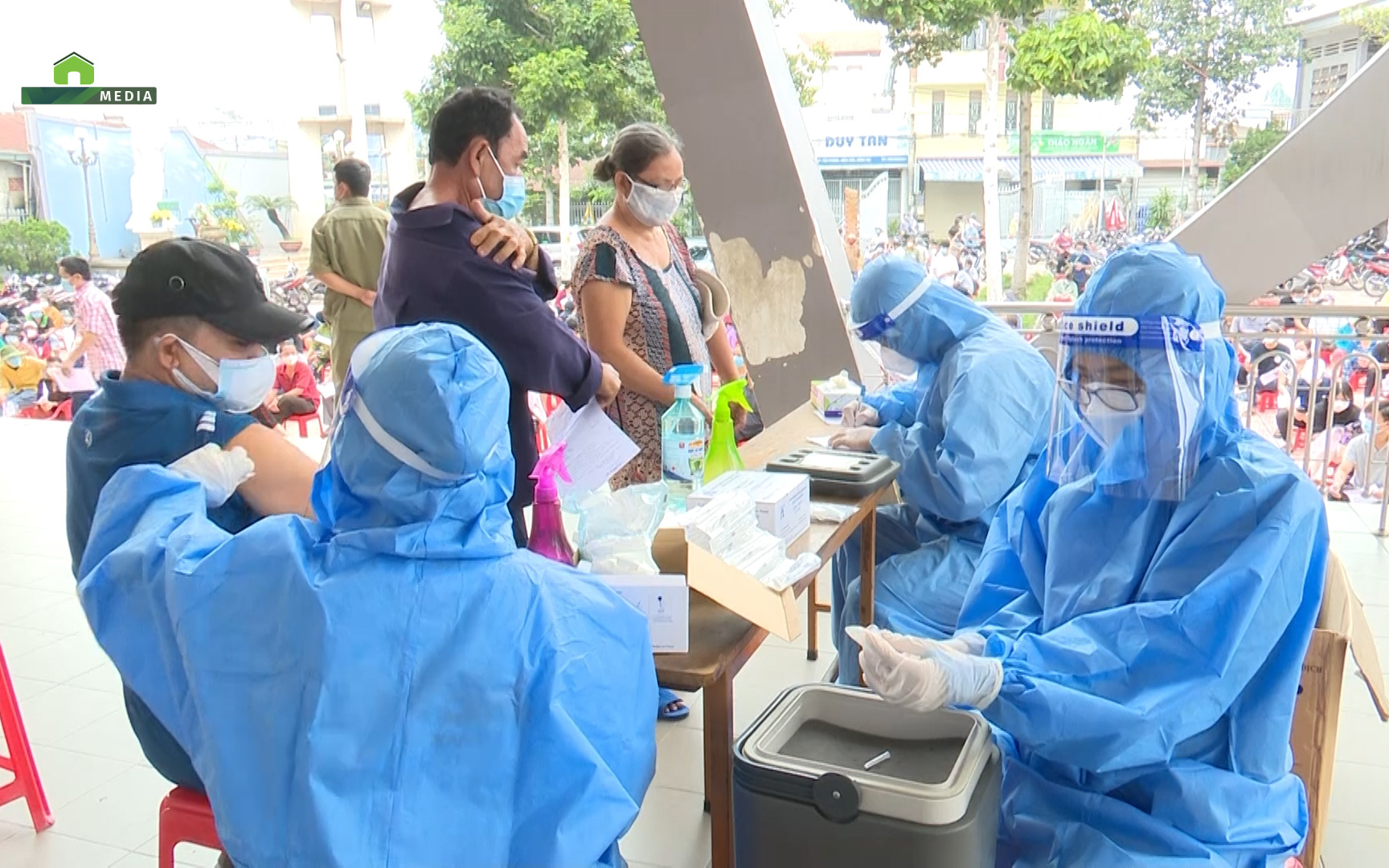 Đồng Nai phải “đi mượn” hàng trăm nghìn kim tiêm để đẩy nhanh tiến độ tiêm vaccine