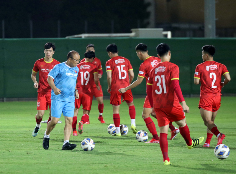 Đấu ĐT Trung Quốc, HLV Park Hang-seo thể hiện triết lý &quot;ép lò xo&quot; - Ảnh 1.