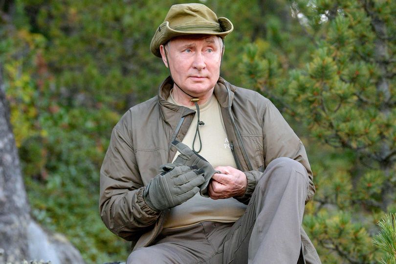 Putin nhận 'món quà đặc biệt' trong ngày sinh nhật  - Ảnh 1.