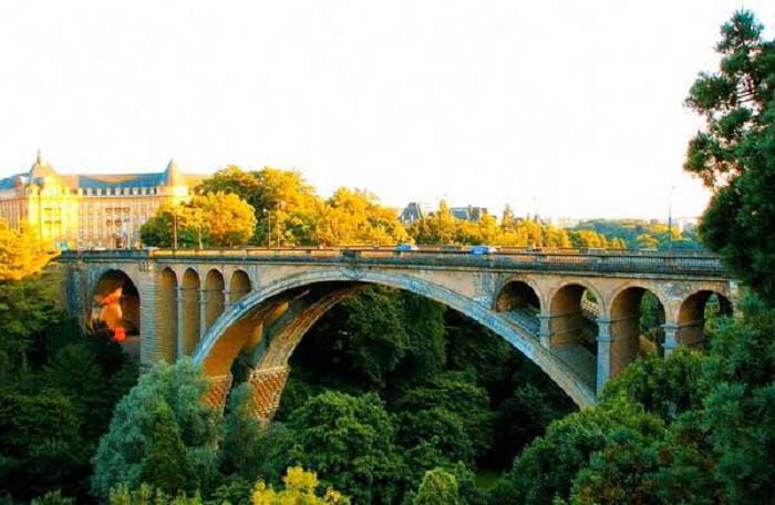 Luxembourg, thành phố gây bất ngờ bậc nhất Châu Âu - Ảnh 3.