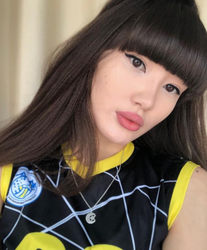 Nghi án &quot;Nữ thần bóng chuyền&quot; Sabina Altynbekova phẫu thuật thẩm mỹ - Ảnh 7.