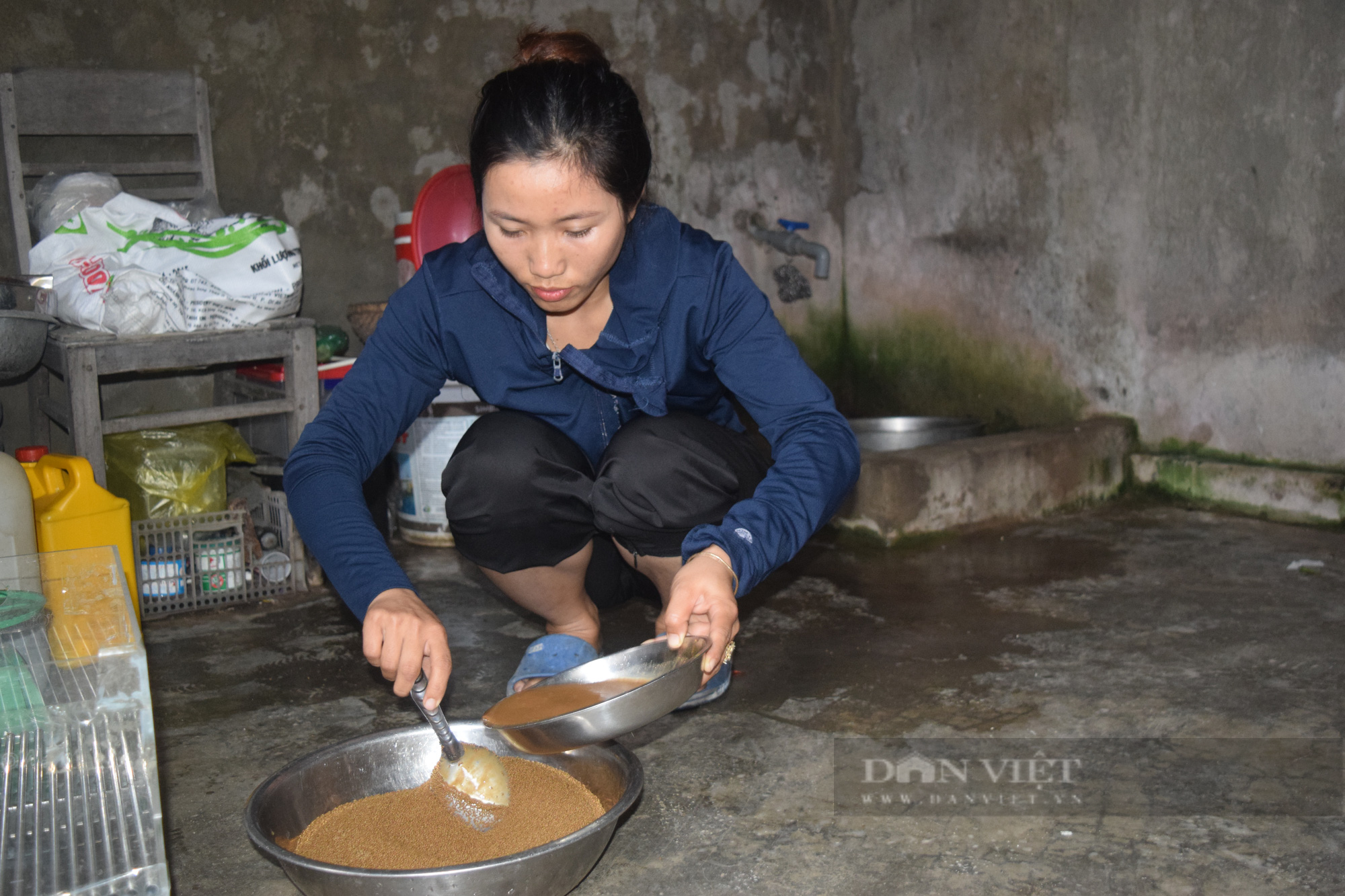 Quảng Bình: Nông dân 9x nuôi lươn trong bể xi măng, vụ đầu tiên đã thu về gần 200 triệu đồng - Ảnh 3.