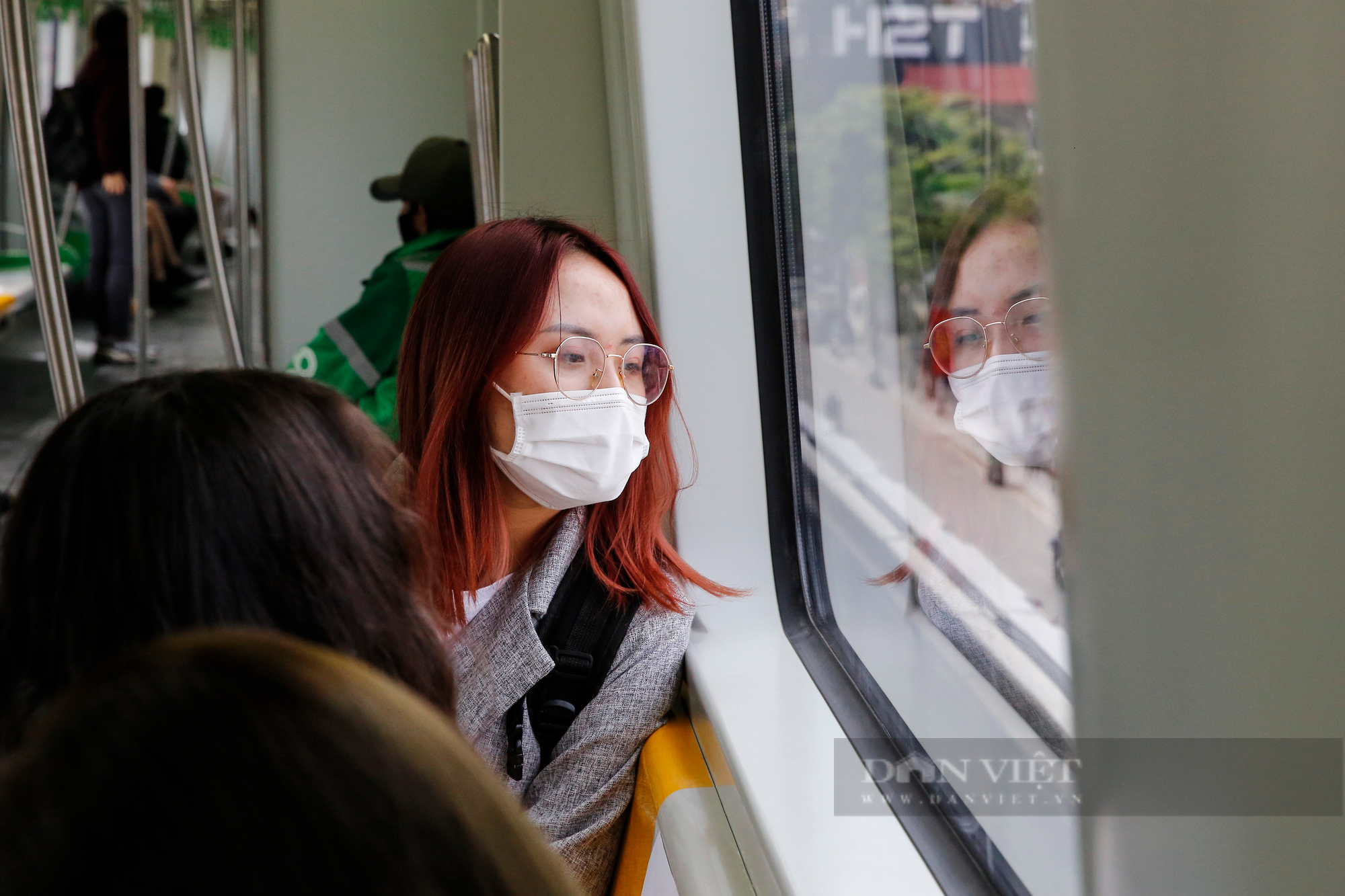 Ngắm nhìn Hà Nội khác lạ qua ô cửa kính tàu đường sắt Cát Linh - Hà Đông  - Ảnh 6.