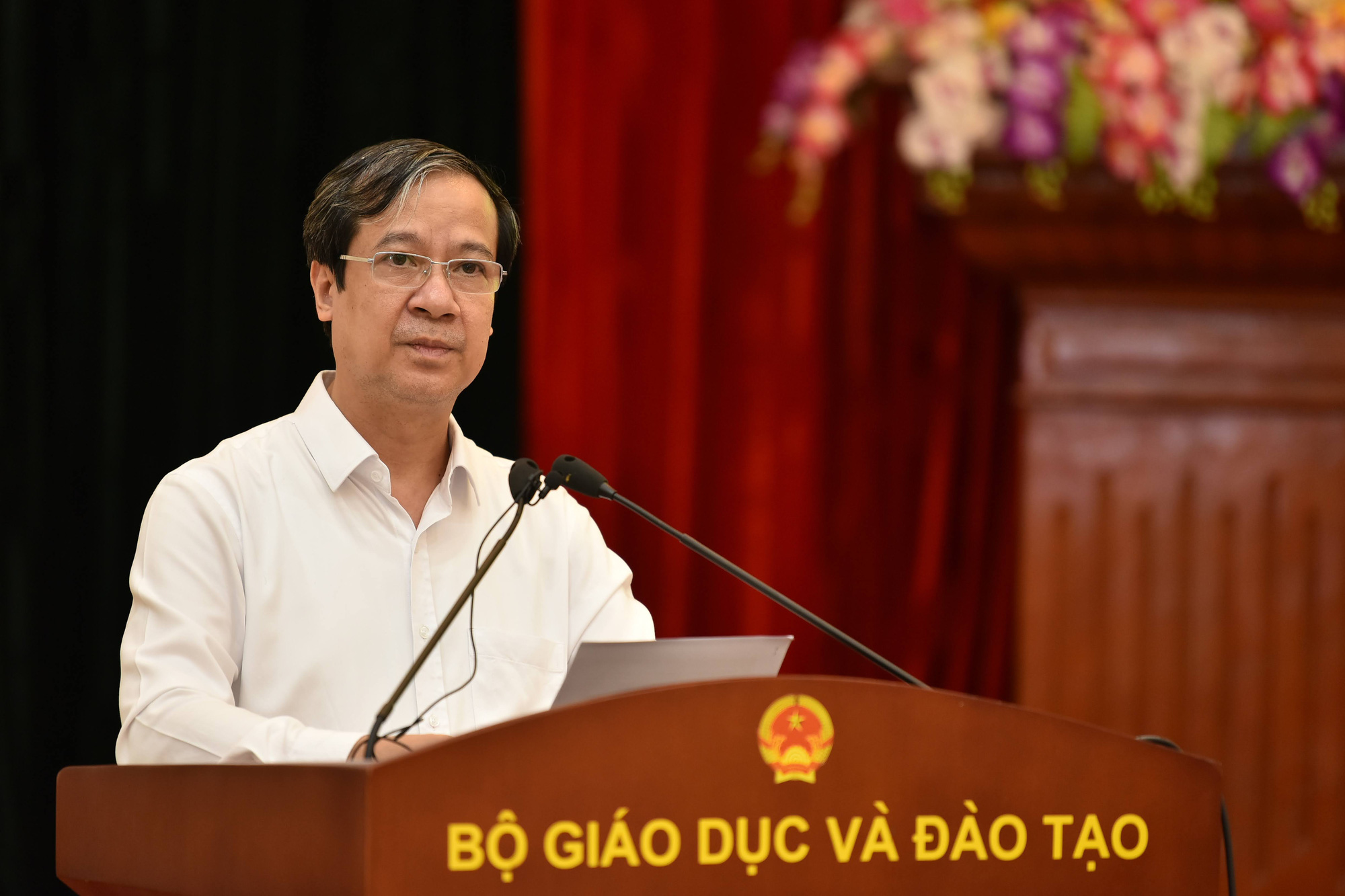 Nhiều vấn đề &quot;nóng&quot; trong giáo dục, Bộ trưởng GDĐT Nguyễn Kim Sơn trả lời thế nào trước Quốc hội? - Ảnh 1.