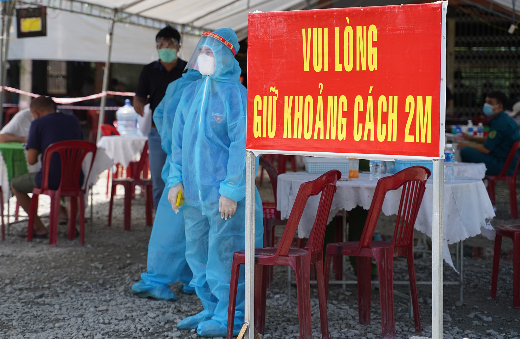 F0 cộng đồng ở TP Phan Thiết hạ nhiệt, Bình Thuận khẩn trương tiêm vaccine ngừa Covid-19 - Ảnh 1.