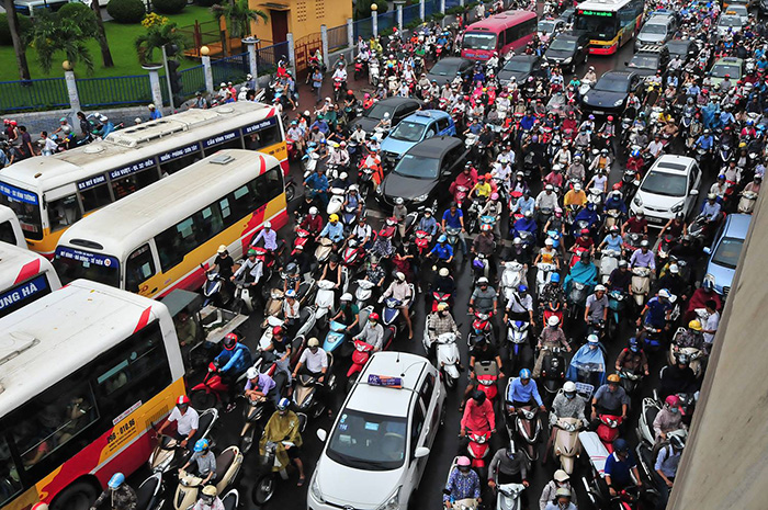 Dự kiến cấm xe máy từ Vành đai 3, Quốc lộ 5 vào nội đô Hà Nội sau năm 2025 - Ảnh 1.