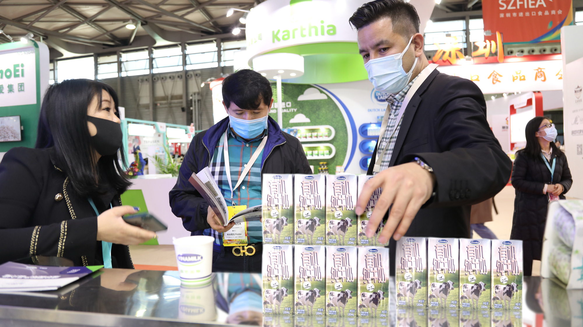 Sữa tươi của Vinamilk chính thức “chào sân” tại triển lãm quốc tế hàng đầu Thượng Hải - Ảnh 1.