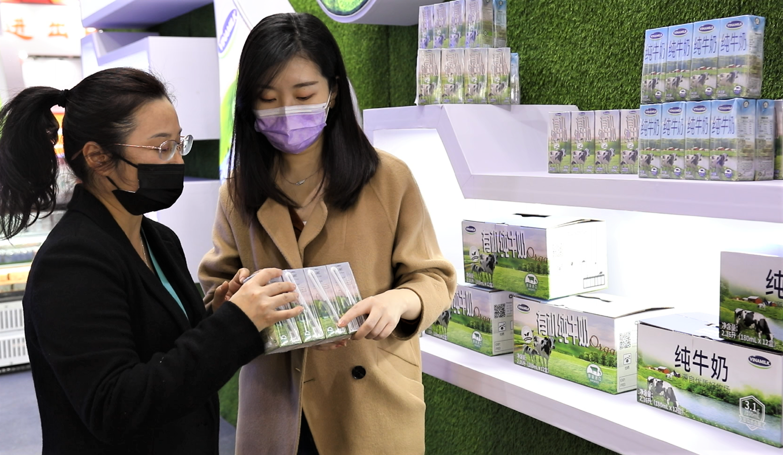 Sữa tươi của Vinamilk chính thức “chào sân” tại triển lãm quốc tế hàng đầu Thượng Hải - Ảnh 3.