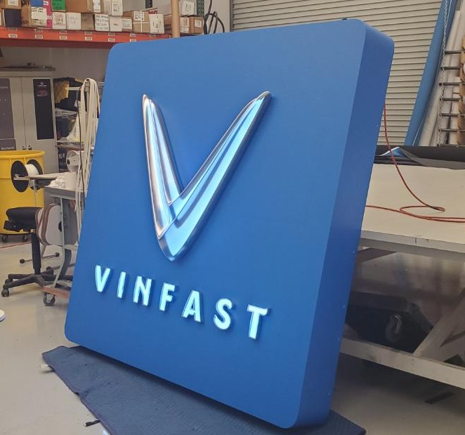 Hé lộ những hình ảnh VinFast đầu tiên trên đất Mỹ - Ảnh 6.