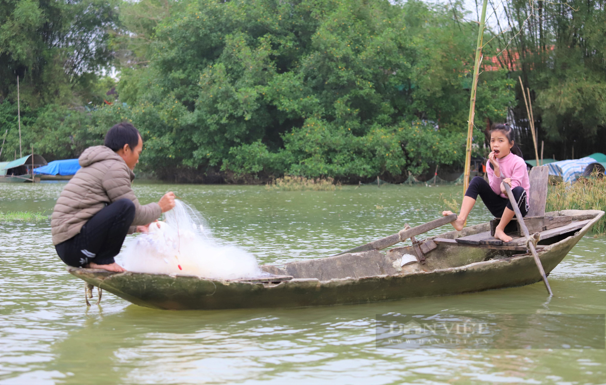 Hà Tĩnh: Lênh đênh kiếp vạn chài Tiền Phong và ước mơ có “mảnh đất cắm dùi” - Ảnh 5.