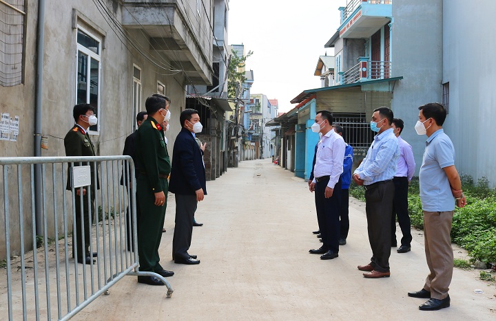 Hà Nội: Phát hiện ổ dịch mới nhiều nhân viên quán cà phê ở huyện Quốc Oai nhiễm Covid-19 - Ảnh 2.
