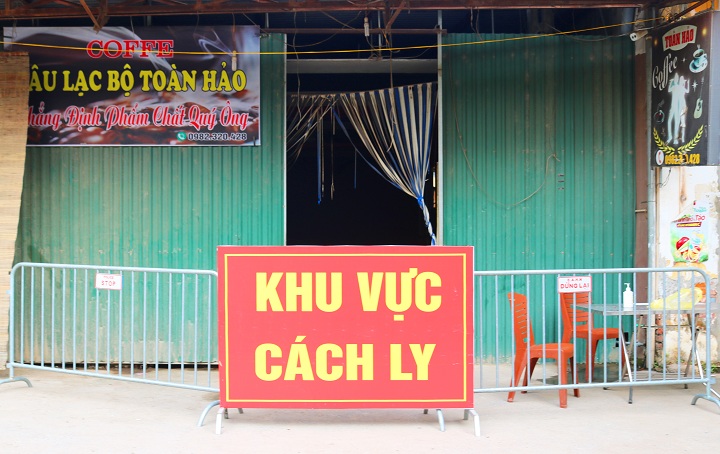 Hà Nội: Phát hiện ổ dịch mới nhiều nhân viên quán cà phê ở huyện Quốc Oai nhiễm Covid-19 - Ảnh 1.