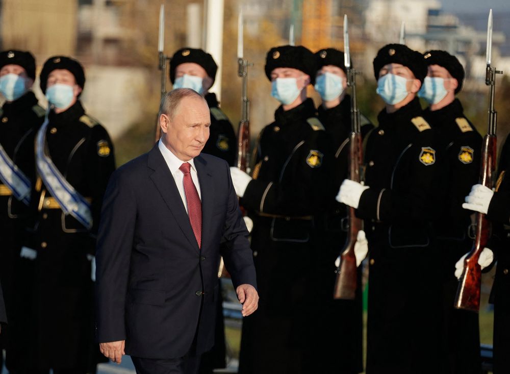 Ukraine tố Nga triển khai gần 10 vạn quân sát sườn mình, Putin nói gì? - Ảnh 2.