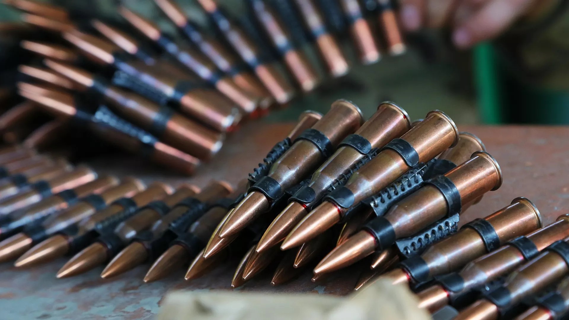 Ukraine nhận 80 tấn đạn dược từ Mỹ - Ảnh 1.