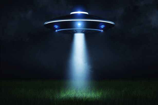 Bất ngờ với những tài liệu bí mật của FBI về UFO - Ảnh 1.