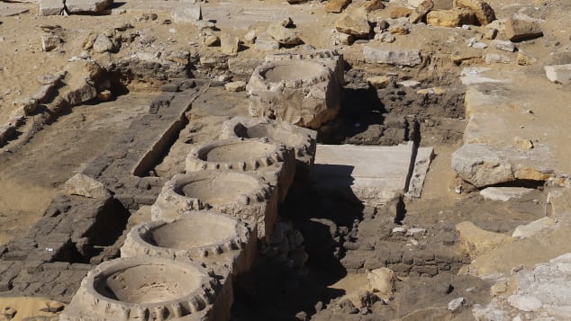 Đền Mặt trời 4.500 năm tuổi biến mất ở Ai Cập bất ngờ được phát hiện - Ảnh 2.