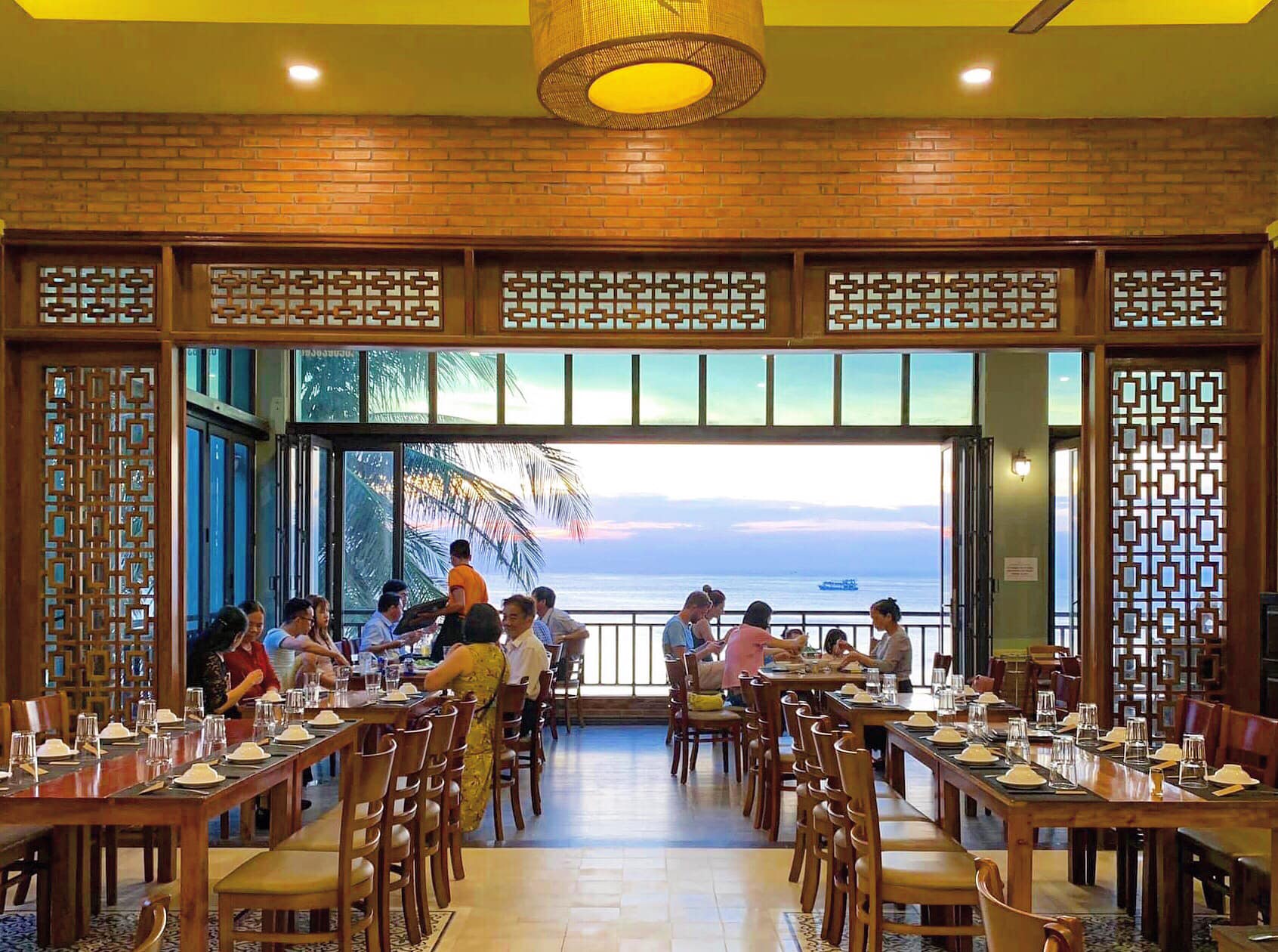 Top những quán ăn gỏi cá trích ngon khó cưỡng khiến du khách không thể bỏ qua khi đến Phú Quốc - Ảnh 4.