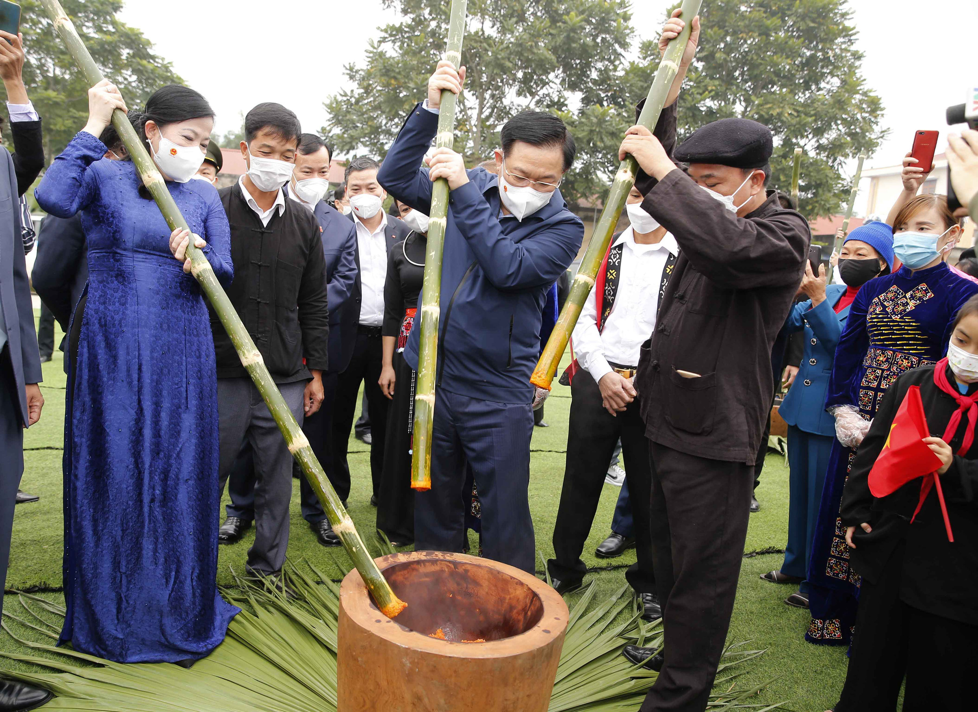 Sửa đổi lối làm việc để phục vụ, bảo vệ quyền lợi chính đáng của nhân dân - Ảnh 3.