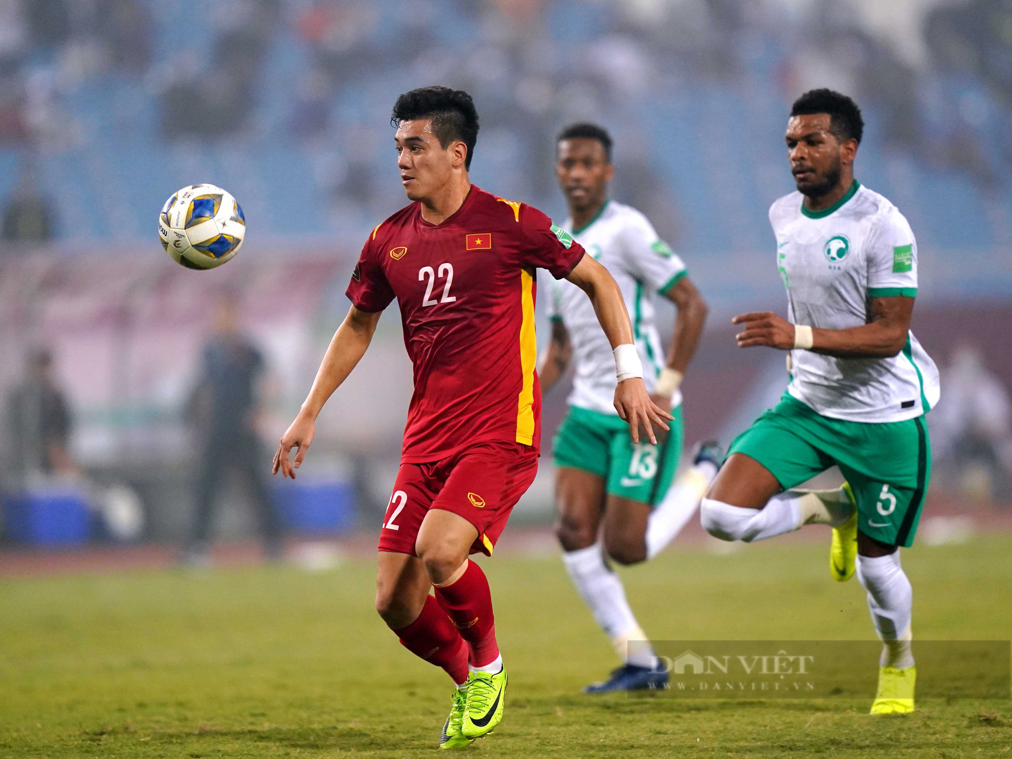 Chùm ảnh tuyển Việt Nam thi đấu lăn xả trước đội tuyển Ả Rập Xê Út - Ảnh 9.