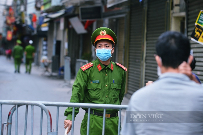 Hà Nội quyết định cách ly người từ TP.HCM có chăng &quot;gây khó dễ&quot; cho người dân? - Ảnh 2.