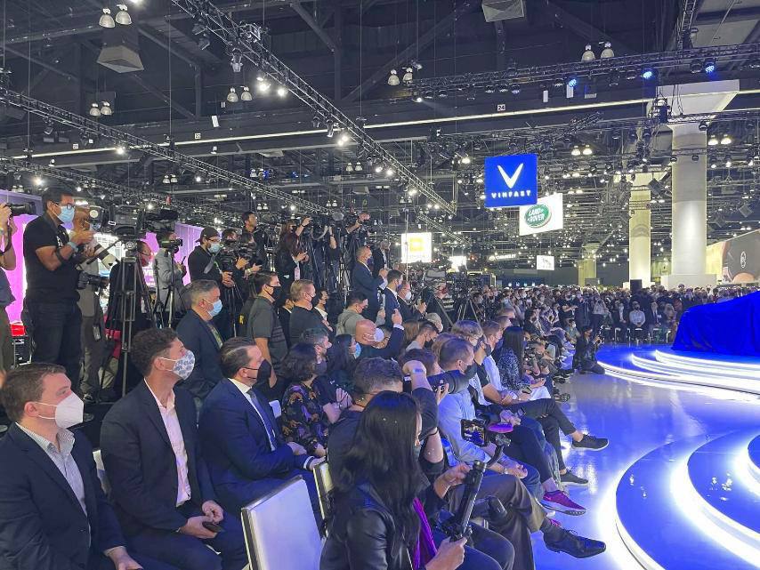 VinFast ra mắt thương hiệu xe điện tại Los Angeles Auto Show 2021 - Ảnh 1.