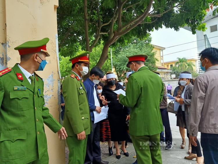 Hải Dương: Tường thuật phiên tòa xét xử vợ chồng Cao Tài Năng trong vụ Giết người, đốt xác phi tang  - Ảnh 2.