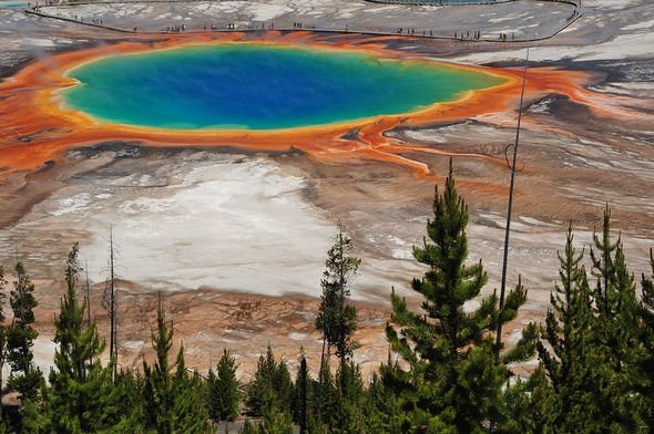 Cảnh báo &quot;siêu núi lửa&quot; sắp phun trào ở Yellowstone khiến các nhà khoa học lo lắng - Ảnh 2.