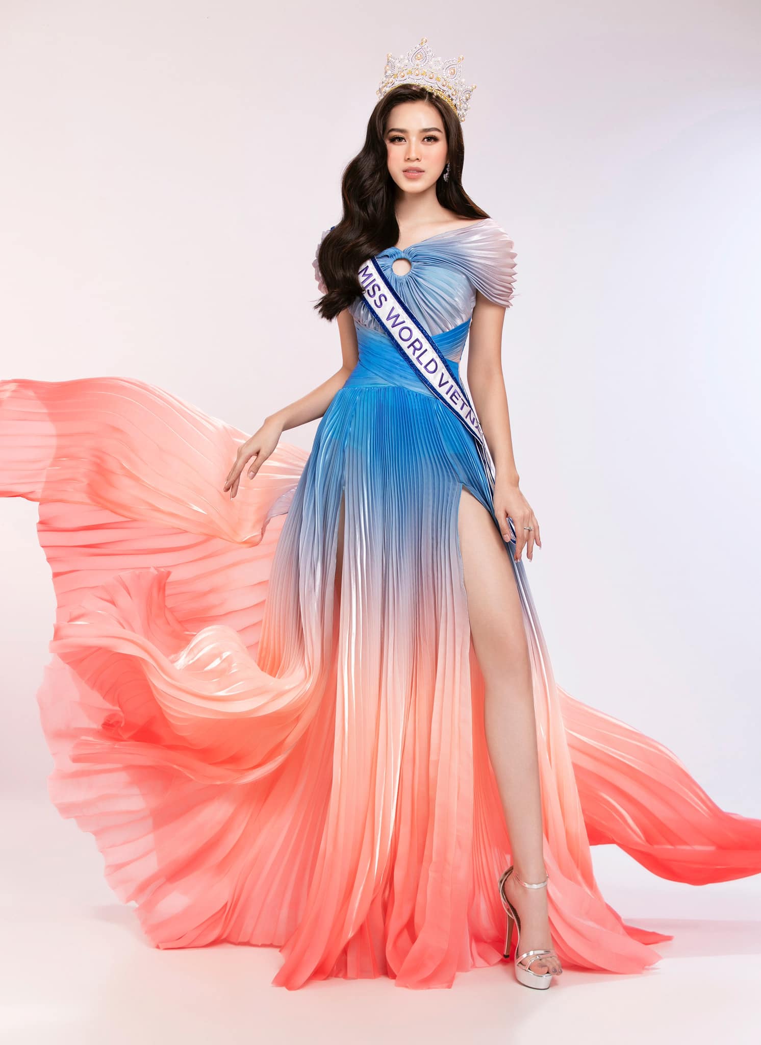 Hoa hậu Đỗ Thị Hà: “Tôi phấn đấu tiếp nối chuỗi intop tại Miss World 2021 khi đeo sash Việt Nam” - Ảnh 1.