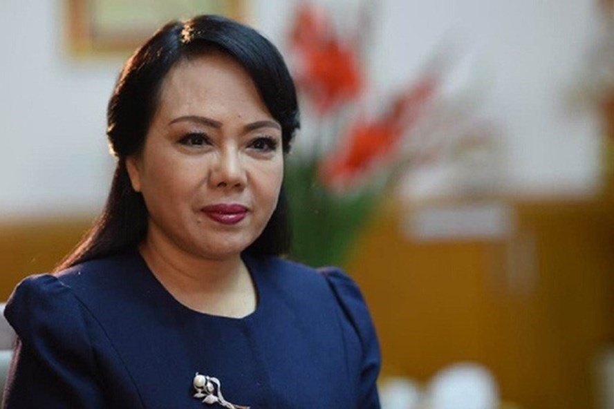 Bà Nguyễn Thị Kim Tiến trước khi bị kỷ luật cảnh cáo đã có quá trình công tác thế nào? - Ảnh 1.