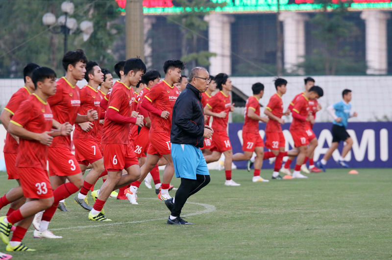 HLV Park Hang-seo triệu tập 8 cầu thủ U23 Việt Nam chuẩn bị đá AFF Cup  - Ảnh 2.