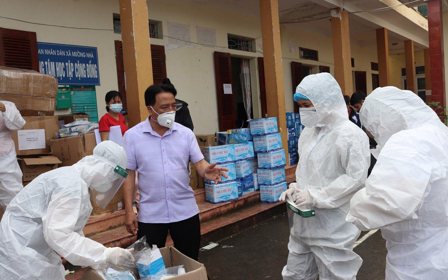 Nông thôn Tây Bắc: Học sinh nghỉ học, tăng cường phòng, chống dịch Covid-19 tại vùng biên giới  