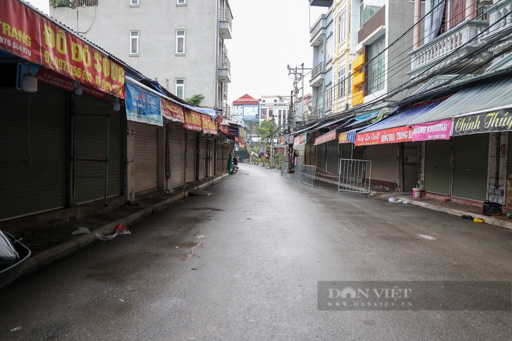 Hà Nội đóng cửa chợ vải lớn nhất miền Bắc, khẩn trương lấy mẫu xét nghiệm hơn 4000 người - Ảnh 1.